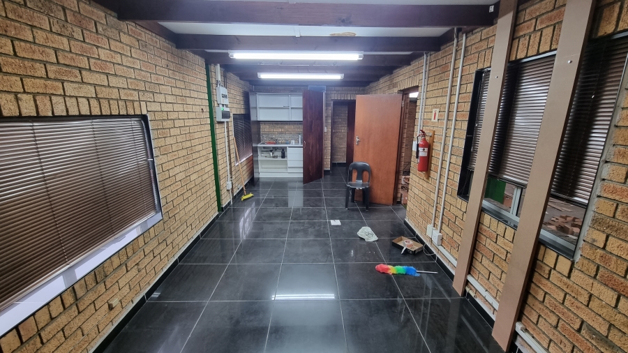 To Let commercial Property for Rent in Beaconvale Western Cape